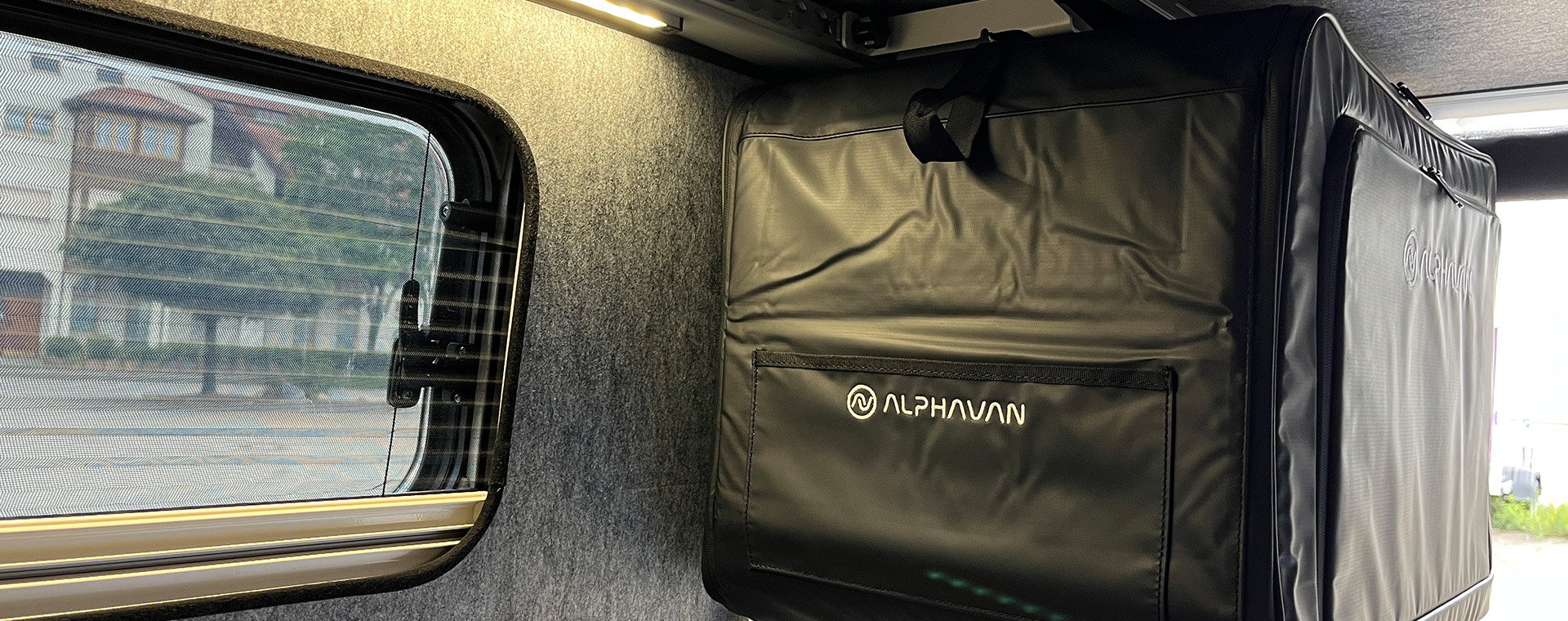 fullsize picture bag by Alphavan with FIDLOCK fasteners