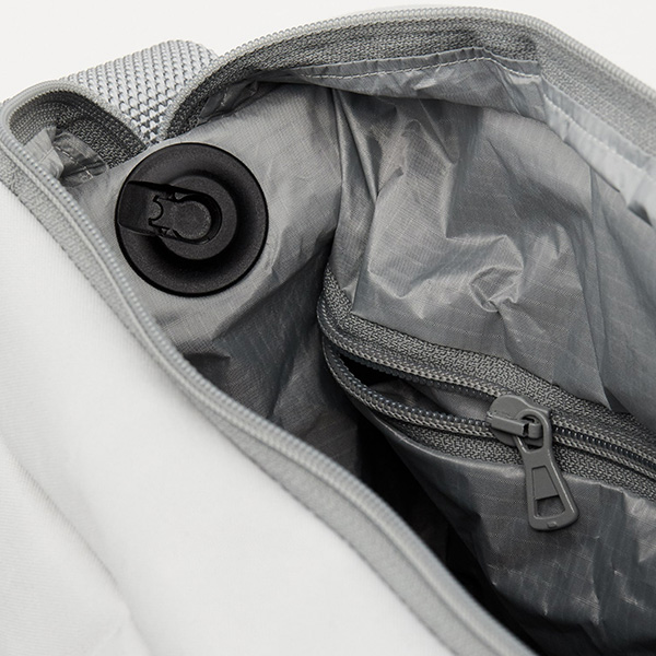SNAP fastener in dryxx bag 