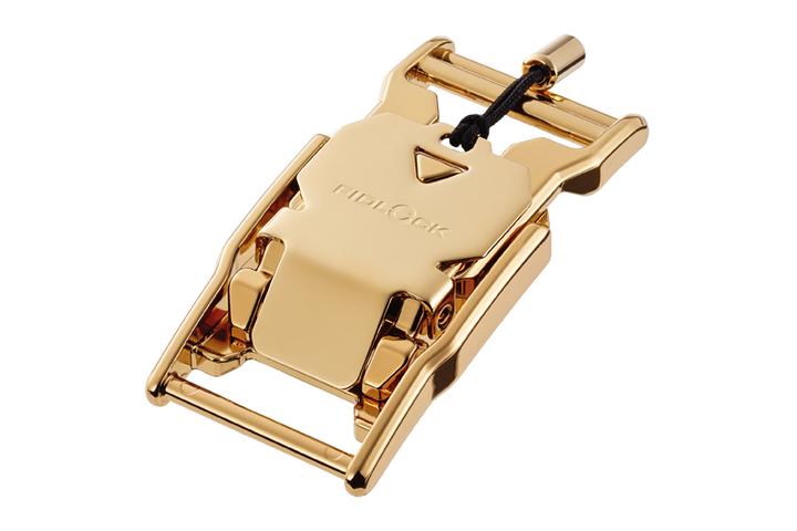 Perspective view of the V-BUCKLE 25 gold