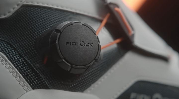 Thumbnail of a trailer presenting the fidlock concept sneaker